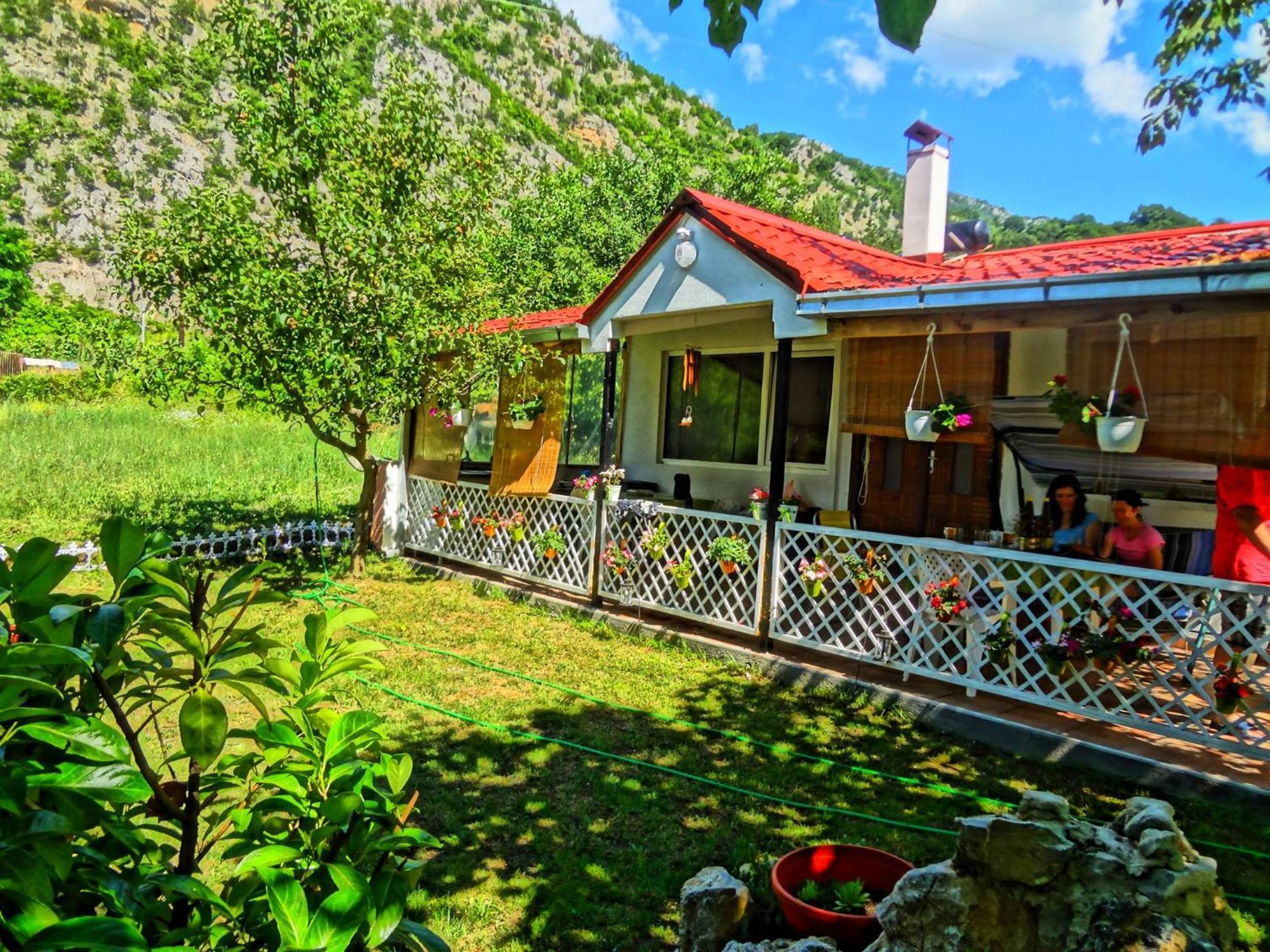 Karali Apartments Lagadin Exterior foto